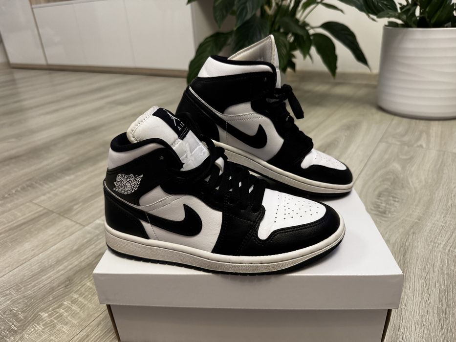 AIR JORDAN 1 MID