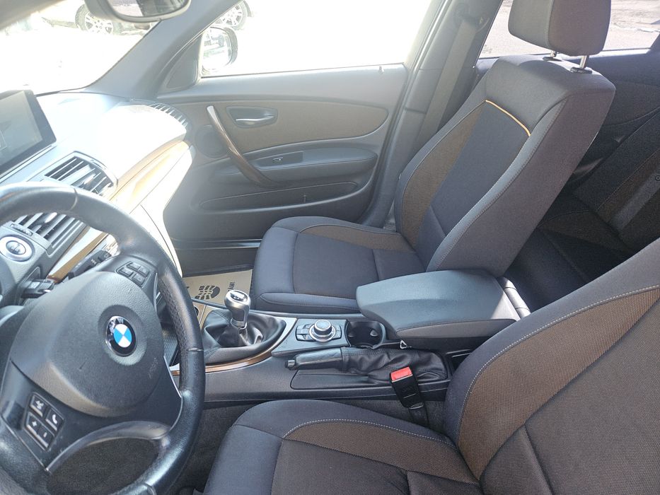 Bmw e87 an 2010 .