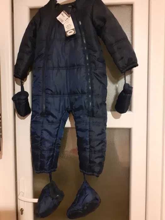 Combinezon nou pentru copii, marimea 98, cu manusi si botosei