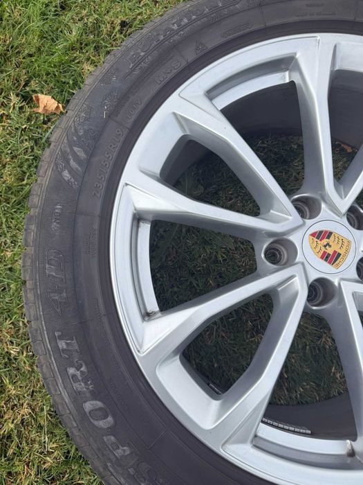 19" Джанти Porsche Macan със зимни гуми