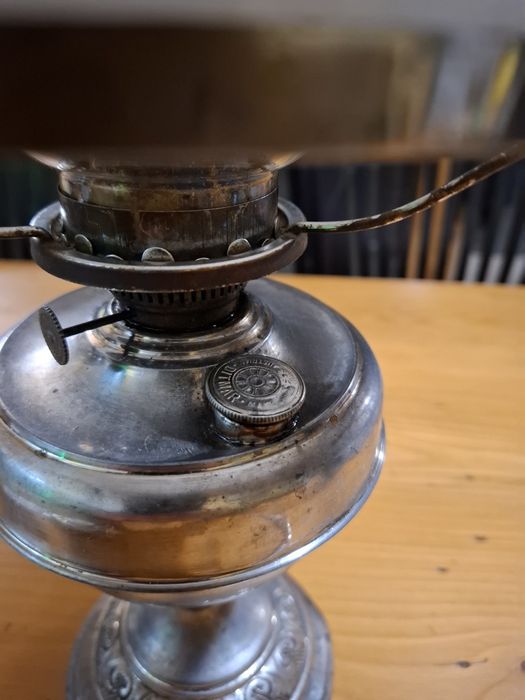 Продавам стара газена лампа