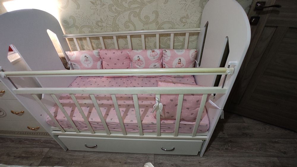 Детская кроватка