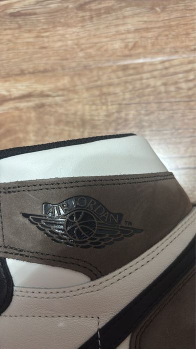 Jordan 1 Dark Mocha