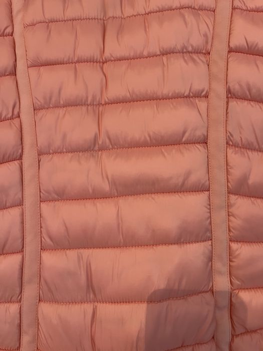 Розовая куртка Guess