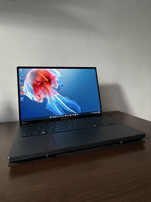 Laptop ASUS Zenbook Duo OLED