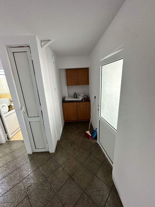 Spațiu comercial de închiriat zona Jiu