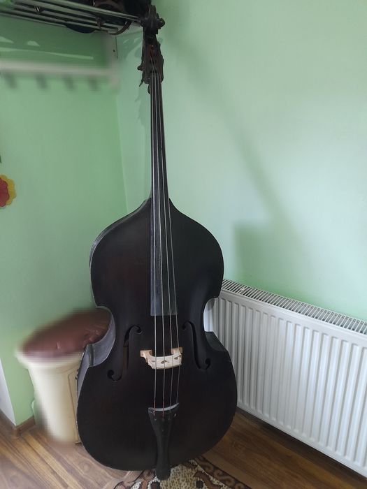 Contrabas Cehoslovac. 1100 Euro, Neg.