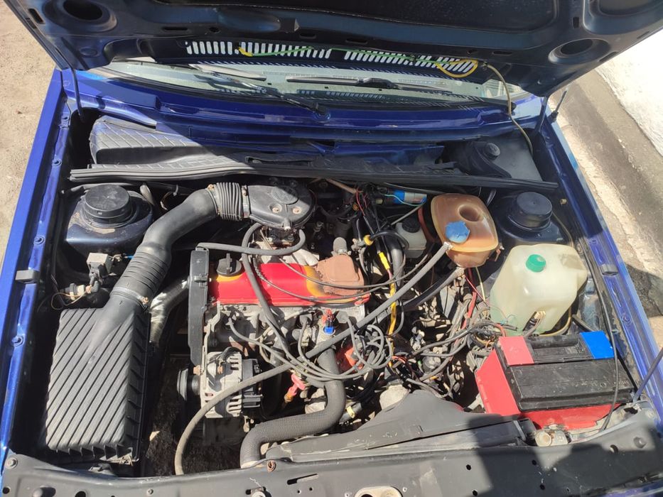 Продаю автомобиль гольф 2 год 89