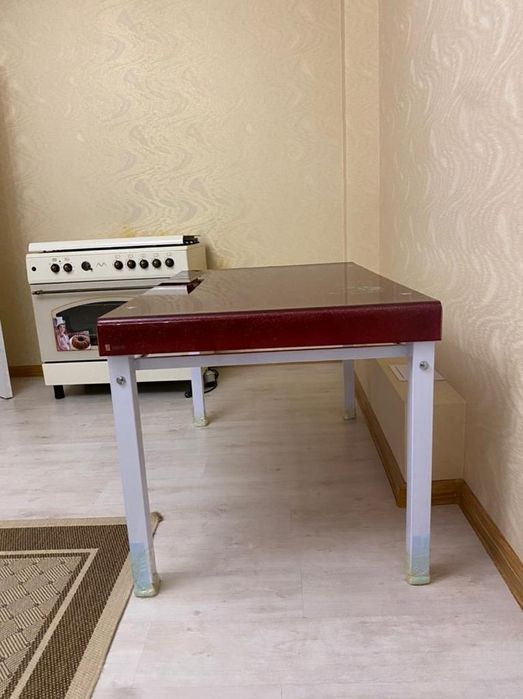 Стол для кухни стекло