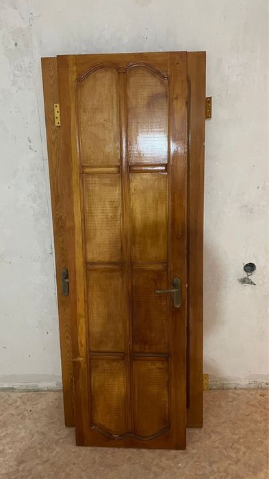 Деревянные двери