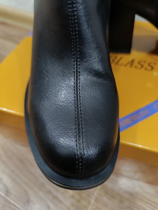 Женская кожаная обувь р36