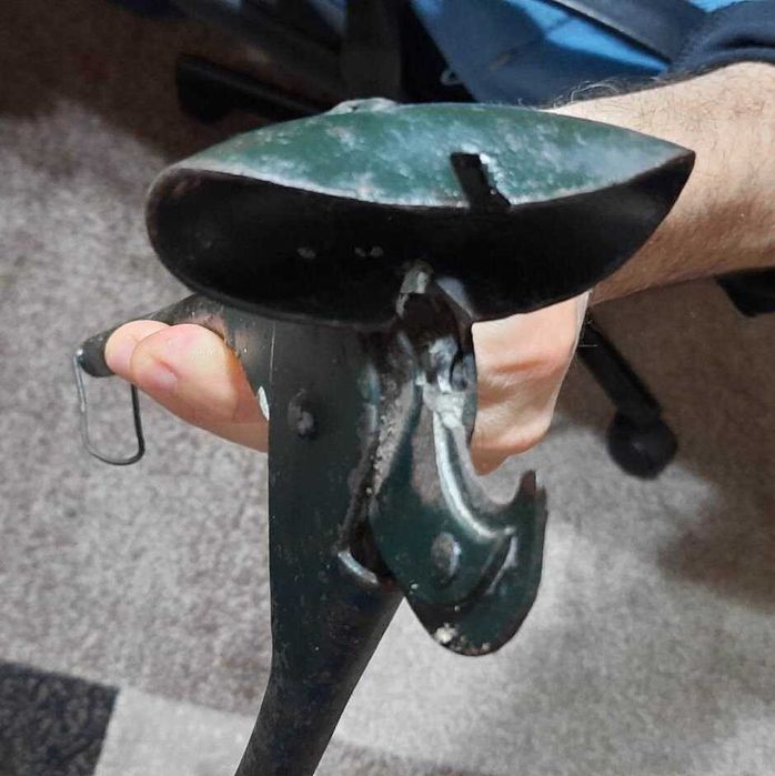 Стари керпеден, овчарска и овощарска ножица, клещи, трион