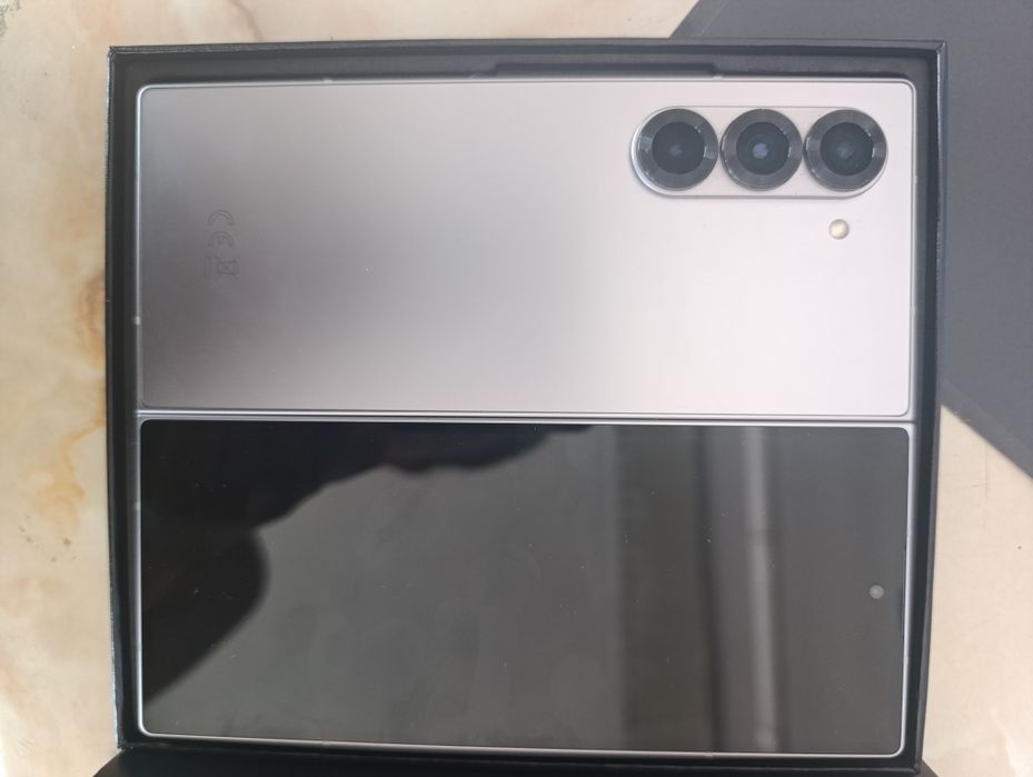 Samsung Z Fold6 850€