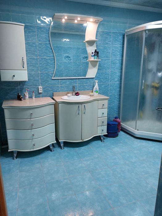 Сдаётся отдельно стоящие здания ,2 этажа, 250м²