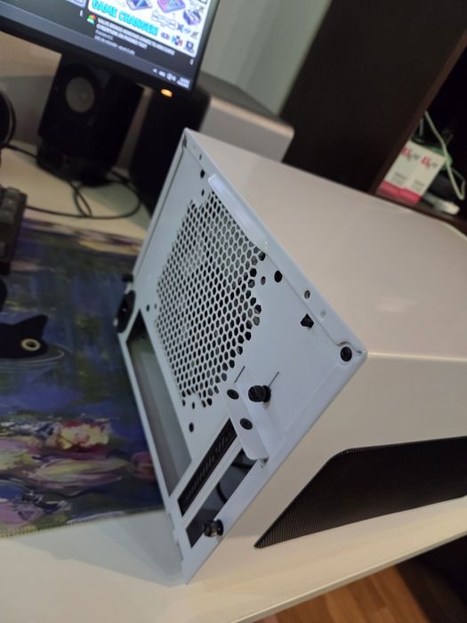Carcasa Fractal Design node 304