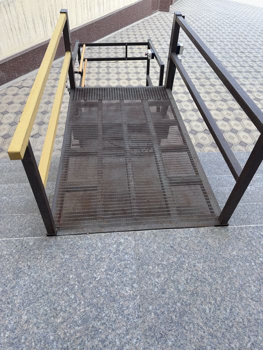 Подьемник для инвалидов вертикальный б/у