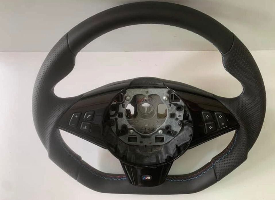 Vând volan E60 ca nou