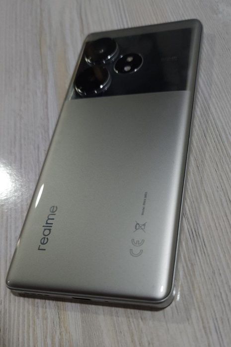 Realme GT 6T sotiladi