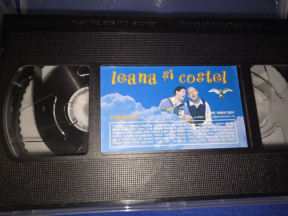 Două casete  Vhs,Vacanța Mare, originală, Leana și Costel vol. 3 si 5, plus bonus, 100 lei