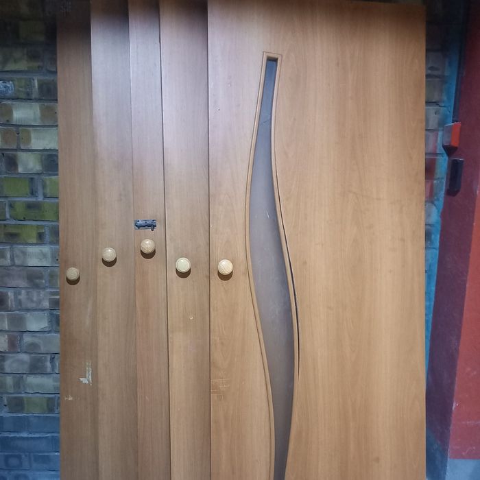 Продам двери деревянные межкомнатные