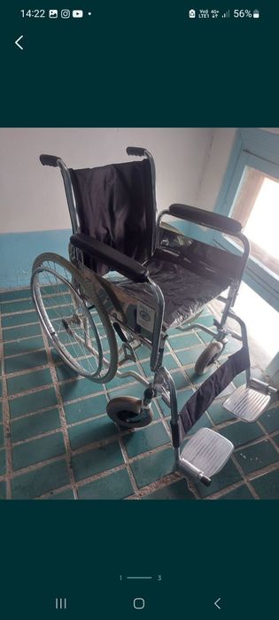 продам инвалидную коляску   ручную