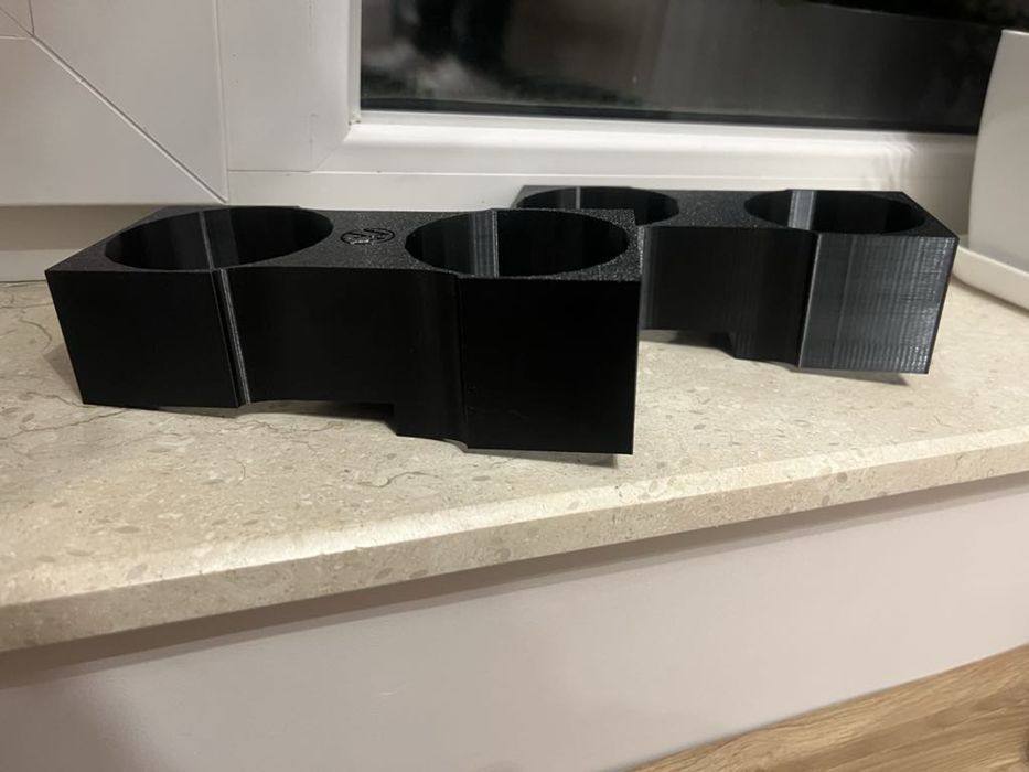 Поставка за чаши за VW Golf 5 и 6