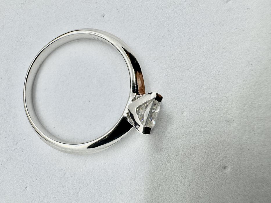 Сребърен пръстен с мойсанит (Диамант) 1 карат