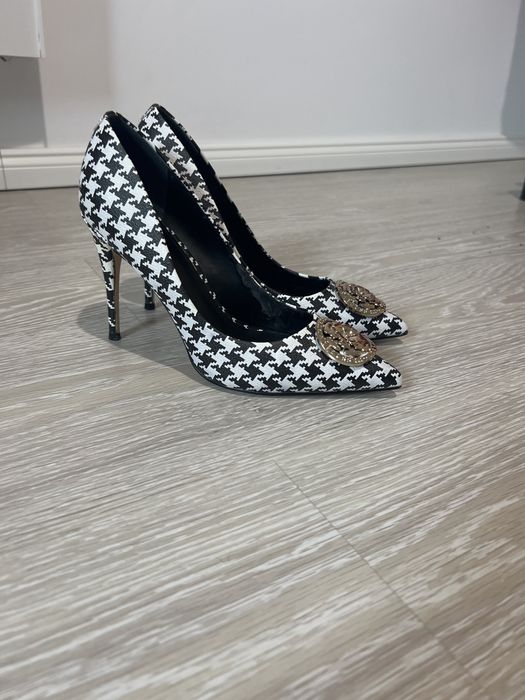 Pantofi eleganti  Guess stilleto marimea 37