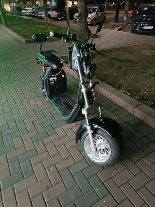Scuter electruc ca nou