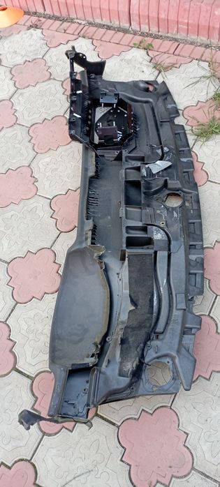 панель  консоль торпеда   на ауди А8д3