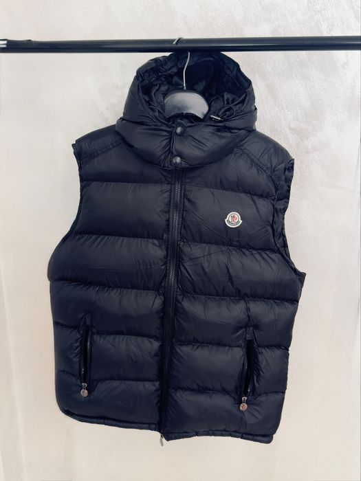 Moncler елек топ