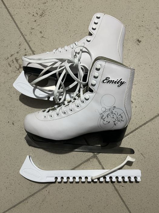 Продам женски коньки