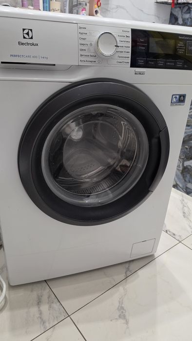 Стиральная машина Electrolux, нерабочая
Требуется замена ТЭНа и подшип