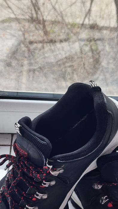 Кроссовки какие то