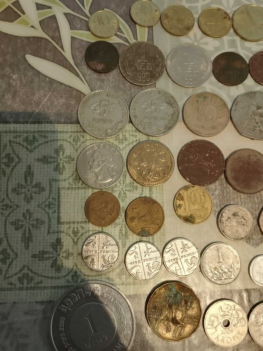 Продавам монети различни години