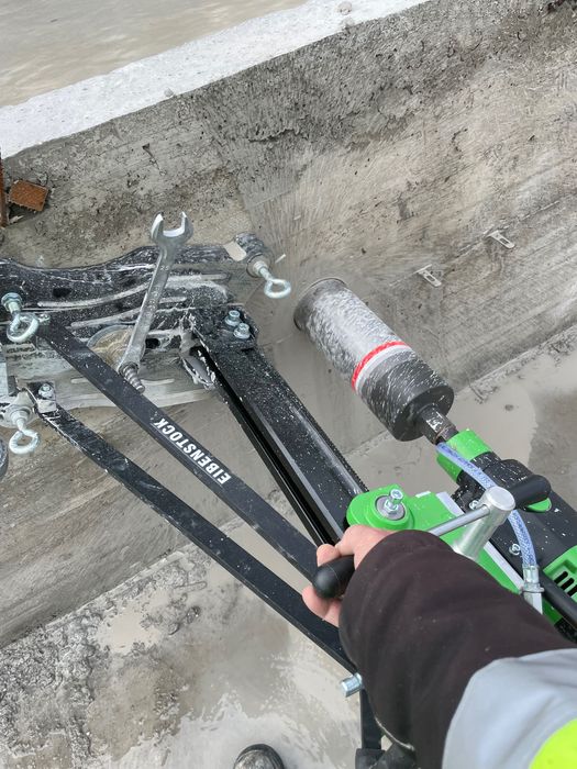 Диамантено пробиване на диаметрални отвори