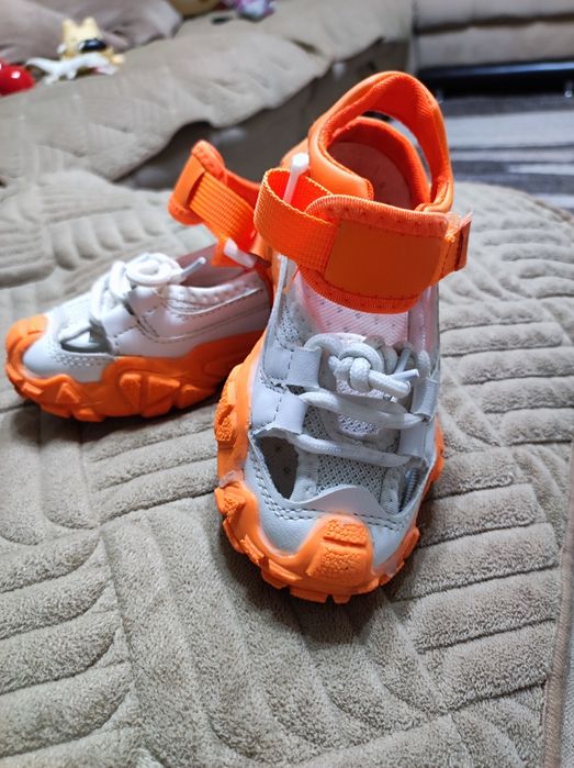 Продаю кроссовки 27 размер