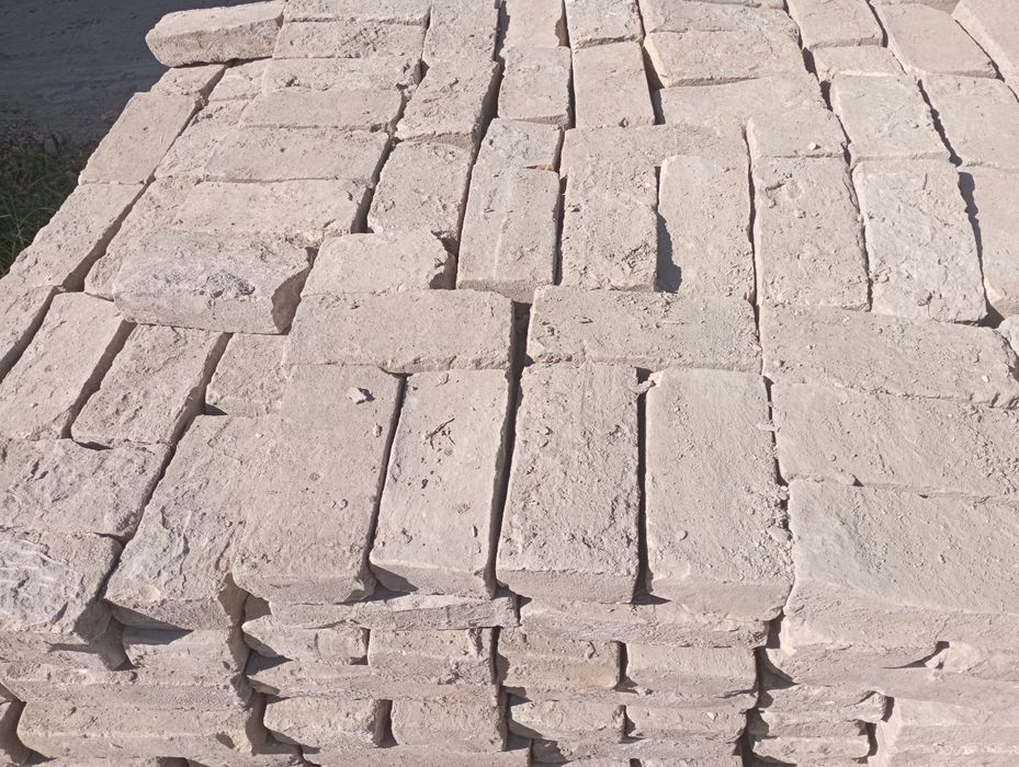 Eski Tarixiy gʻishtlar