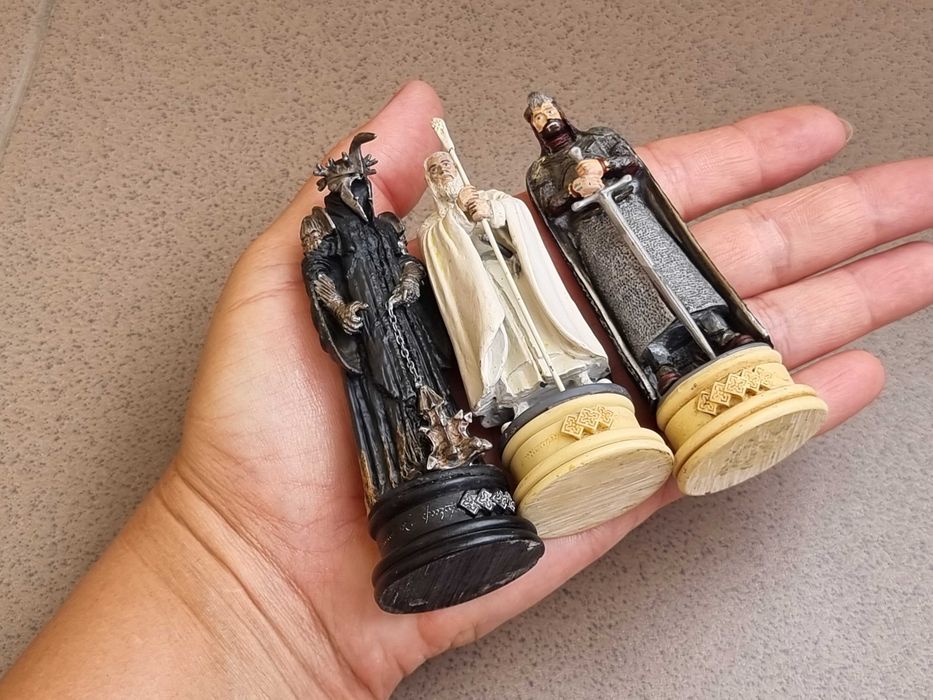 Lot 3 piese de sah colectia Eaglemoss Lord of the Rings