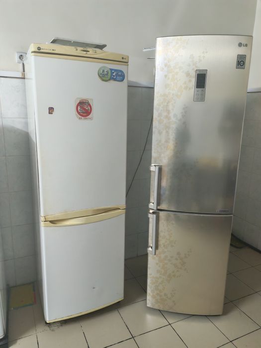 Продаётся холодильники 2  по цене 1