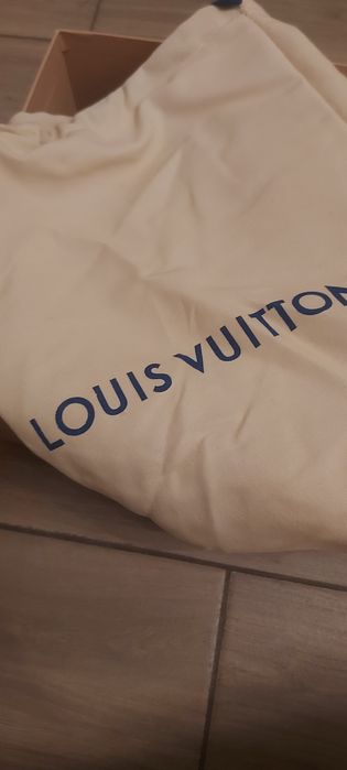 Louis vuitton skate  44 beige full box