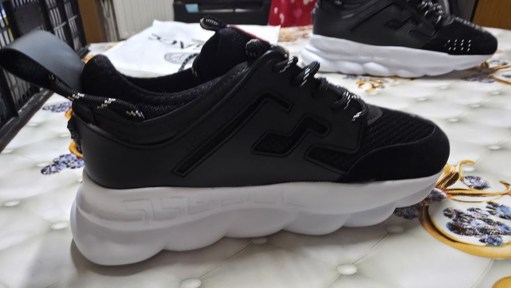 Versace Chain reaction