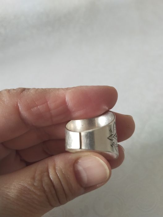 Сақина сатылады.