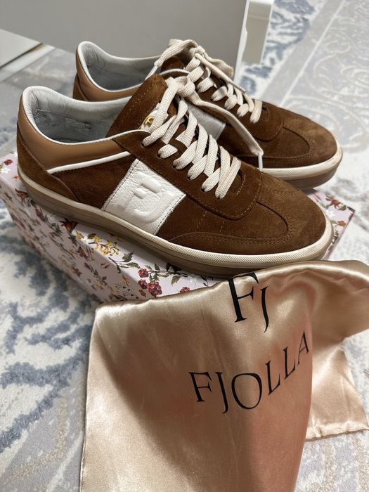 Кроссы от фирмы Фиола