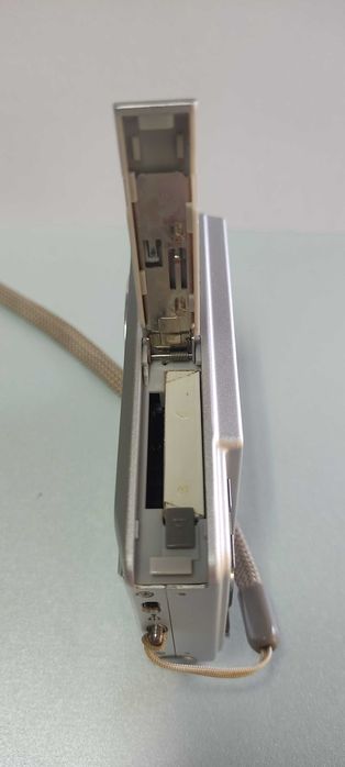 Като нов компактен фотоапарат HYUNDAI L8325