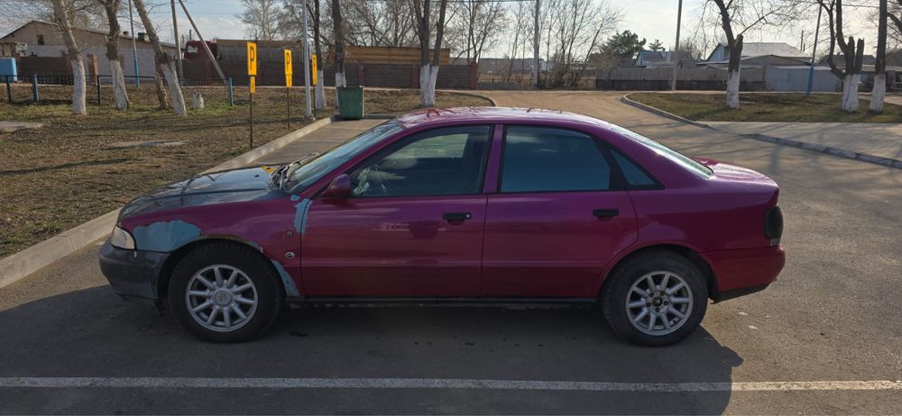 Продаю машину ауди а 4