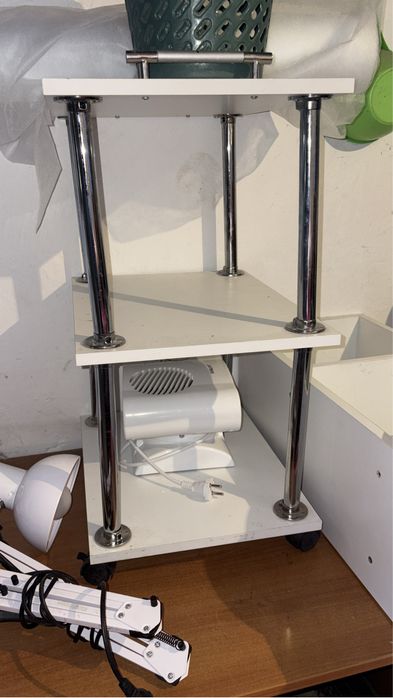 продам по 5000 срочно тумбочка,помошник