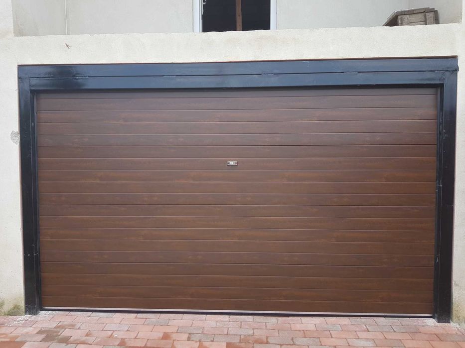 usi garaj sectionale izolate automate cu telecomanda horezu