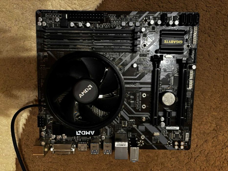 Placa de baza Gigabyte B450M DS3H, DDR4, vine la pachet cu un AMD