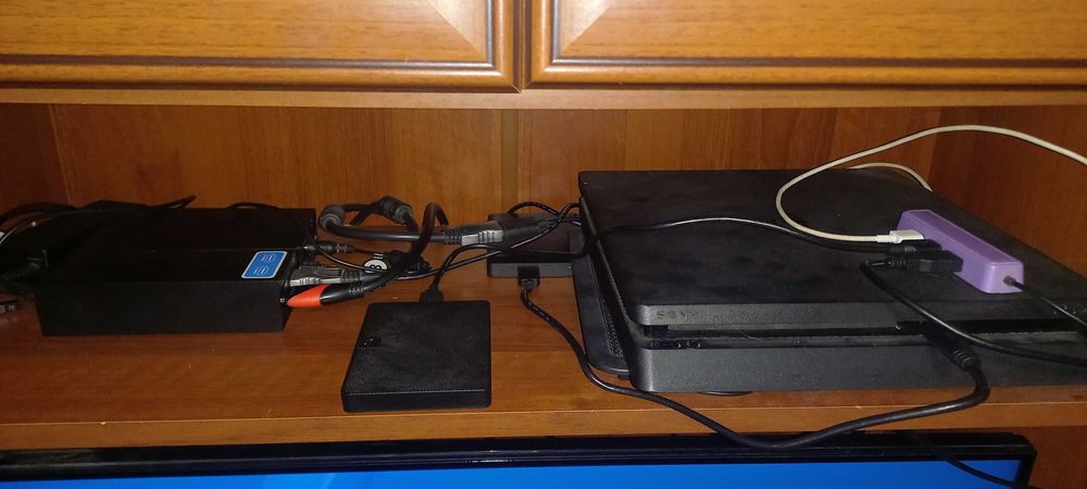 Ps4 modat cu peste 200 jocuri